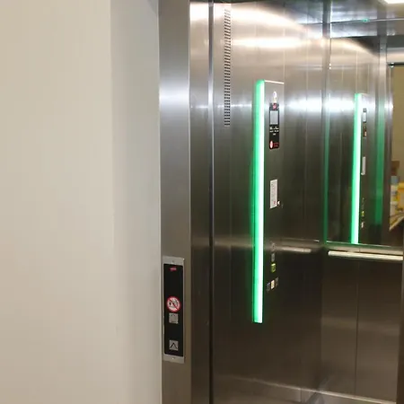 Duenenhaus 9 * لوبيك